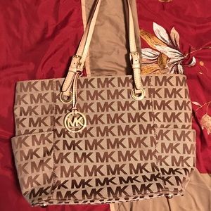 Michael Kors Jet Set tote/bag/purse